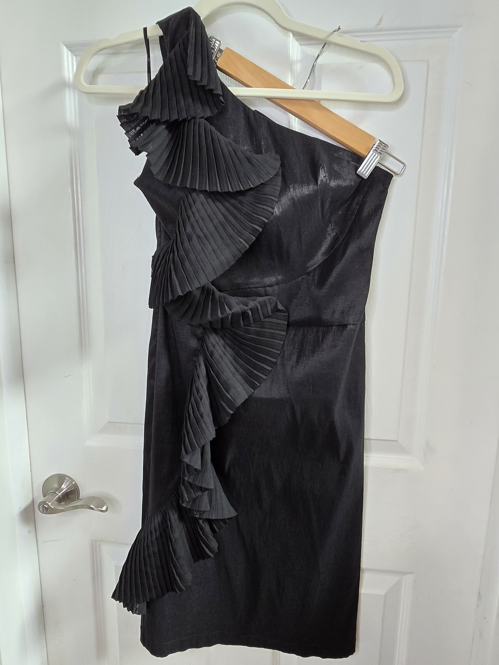 Black One-Shoulder Ruffle Cocktail Dress